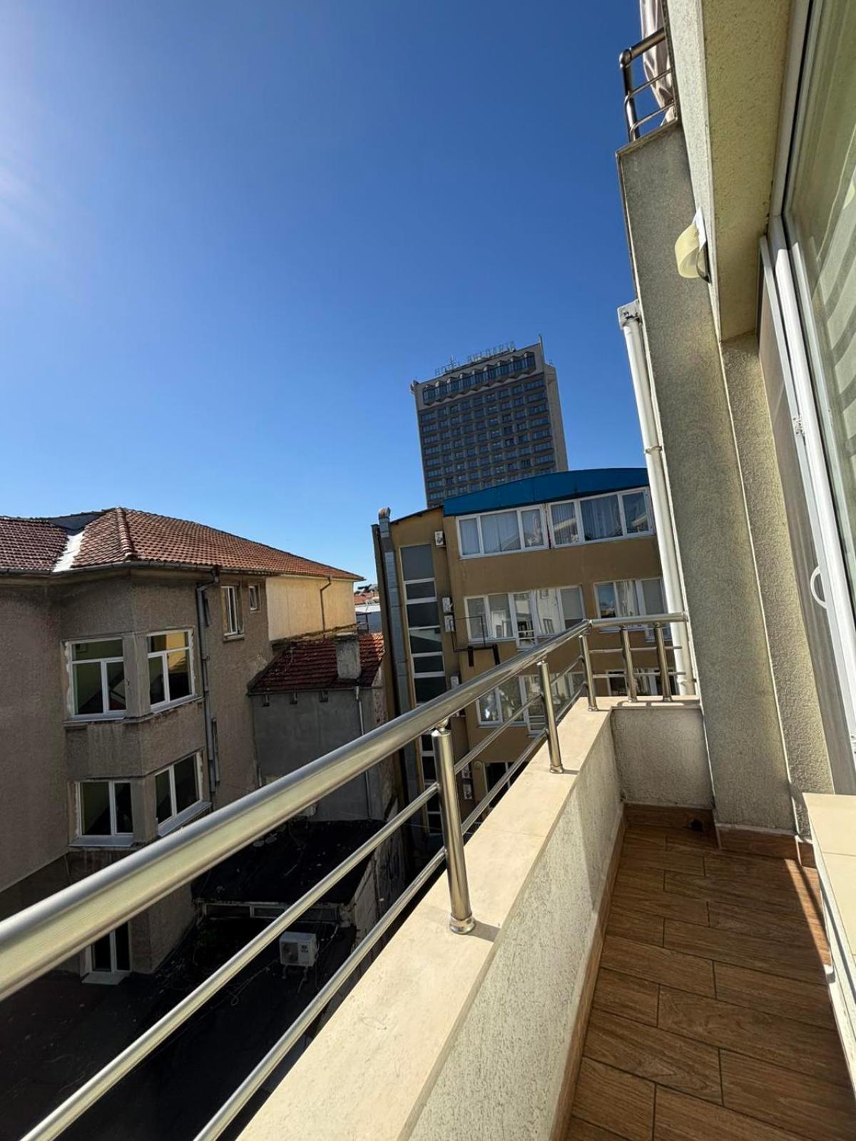 Grand Apartment Bogoridi - Top Center Near To Sea And Sea Garden Burgas ภายนอก รูปภาพ
